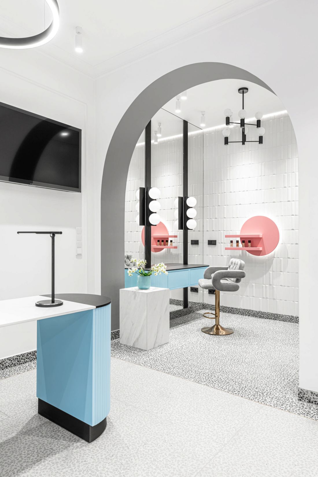 Mi Bella, proj.: Marta Komorowska-Koszałka, Bartosz Koszałka