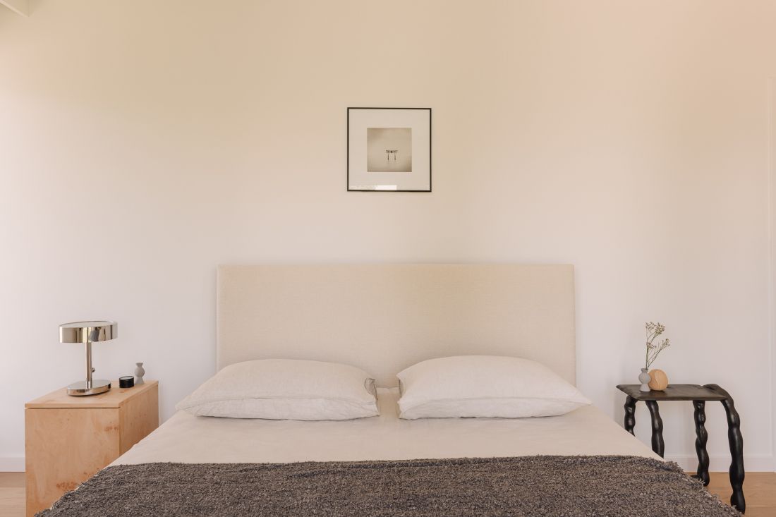 Minimalist bedroom