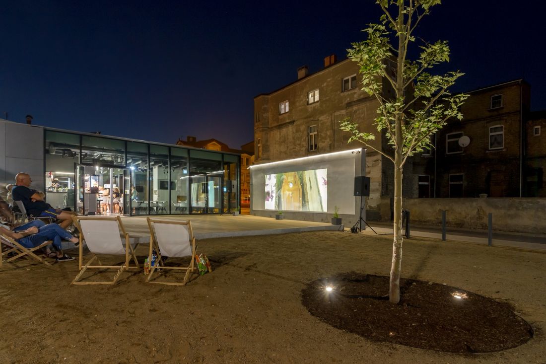 przystanek kultura kino nocą