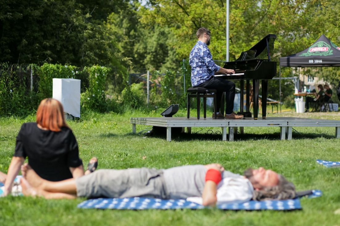 Koncert Chopin na Trawie podczas festiawlu InGarden organizowanego przez Fundację Krajobrazy