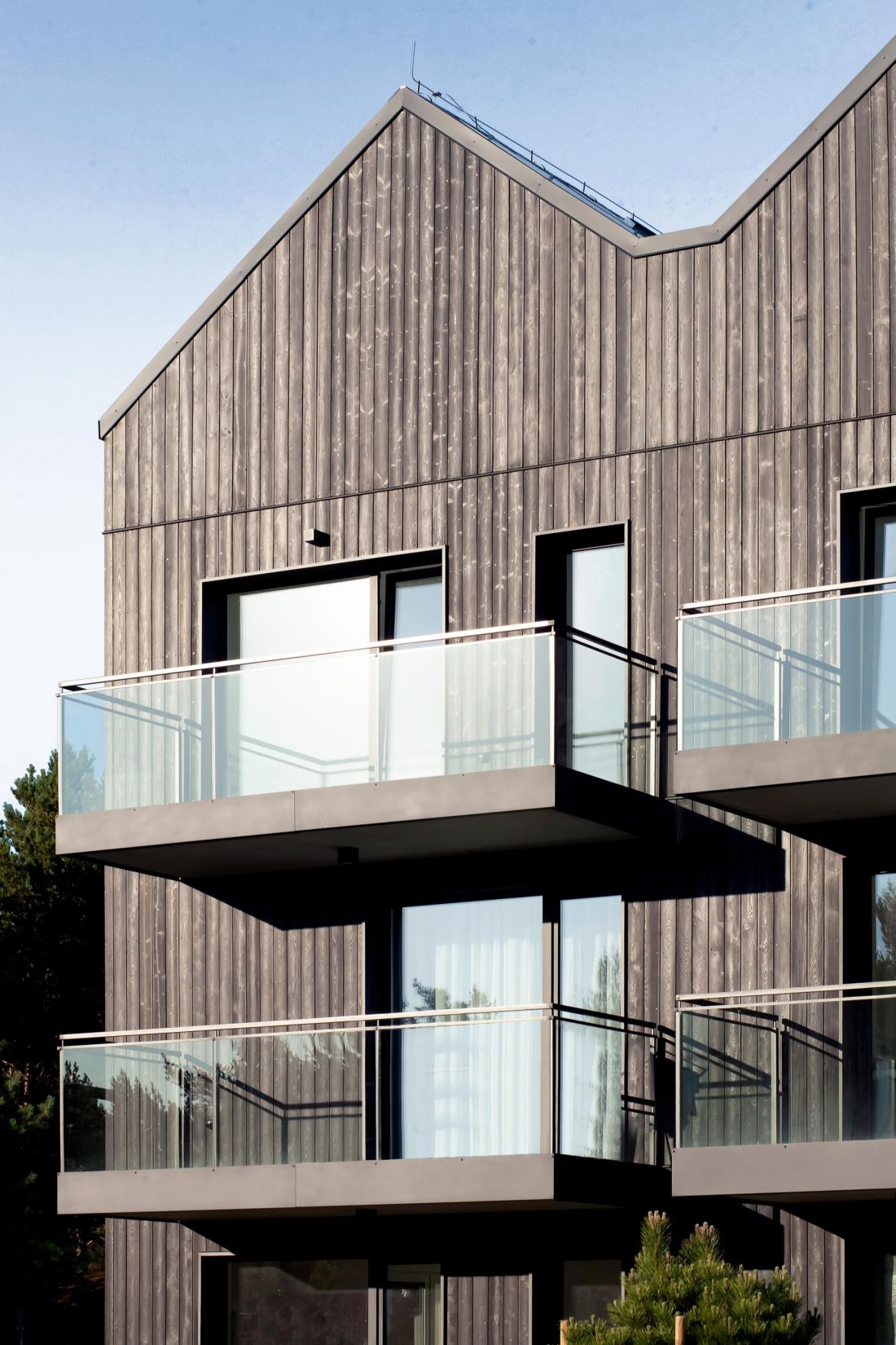 The character of the building is also emphasized by the finishing of the windows