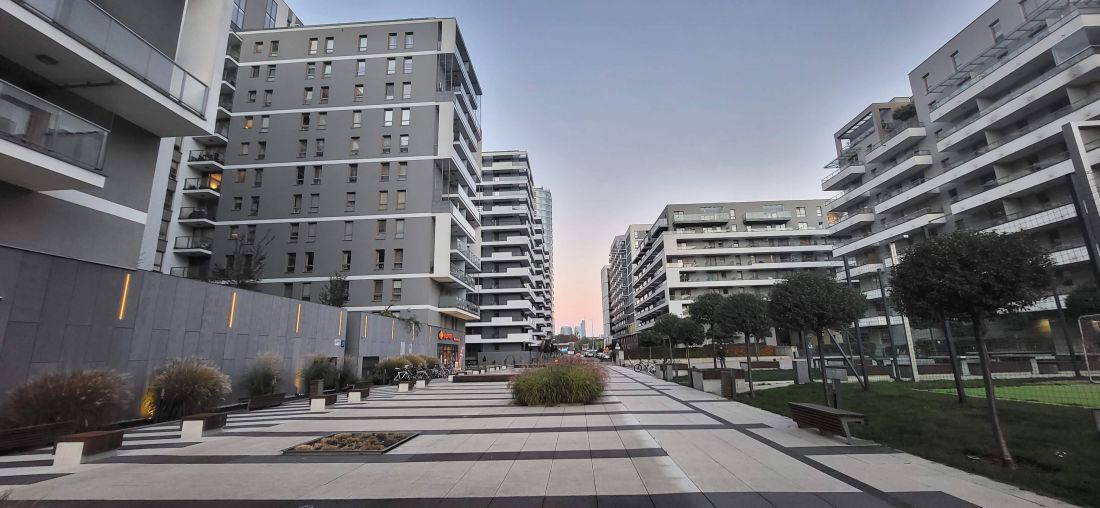 Bliska Wola estate - publicly accessible public space inside the estate