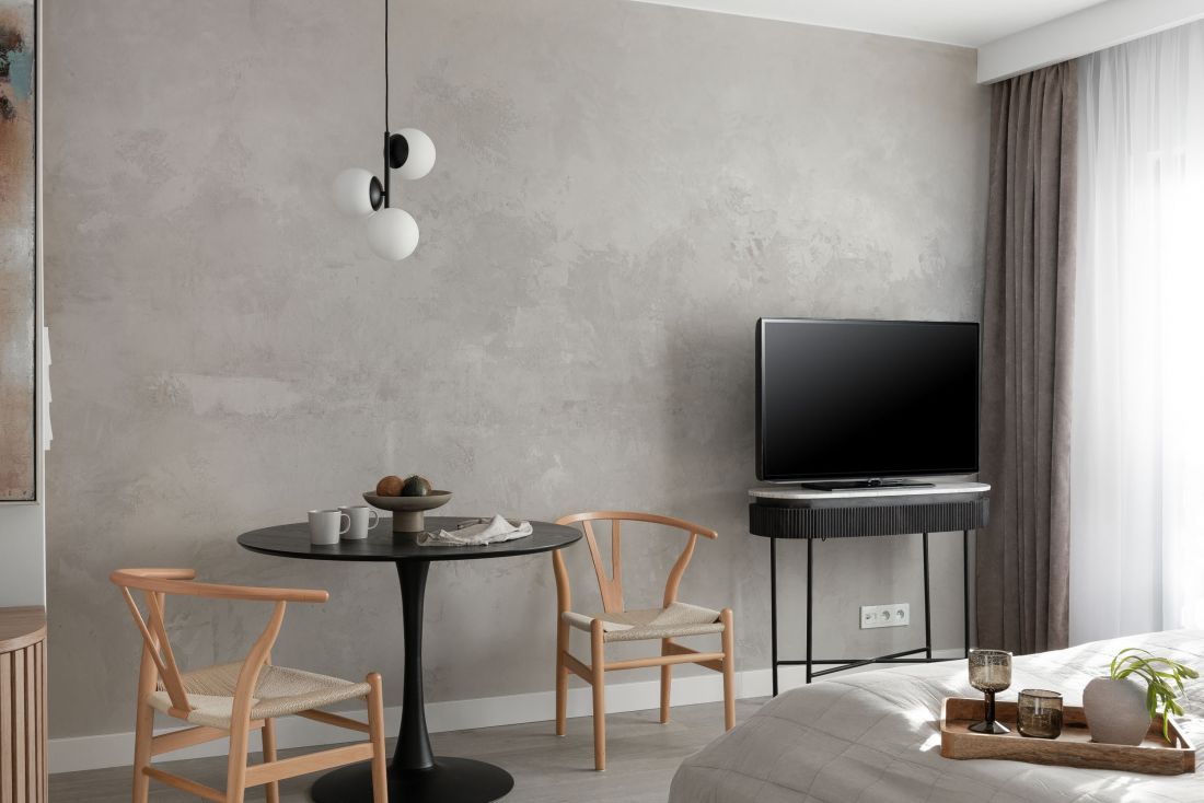 Clay plaster wall
