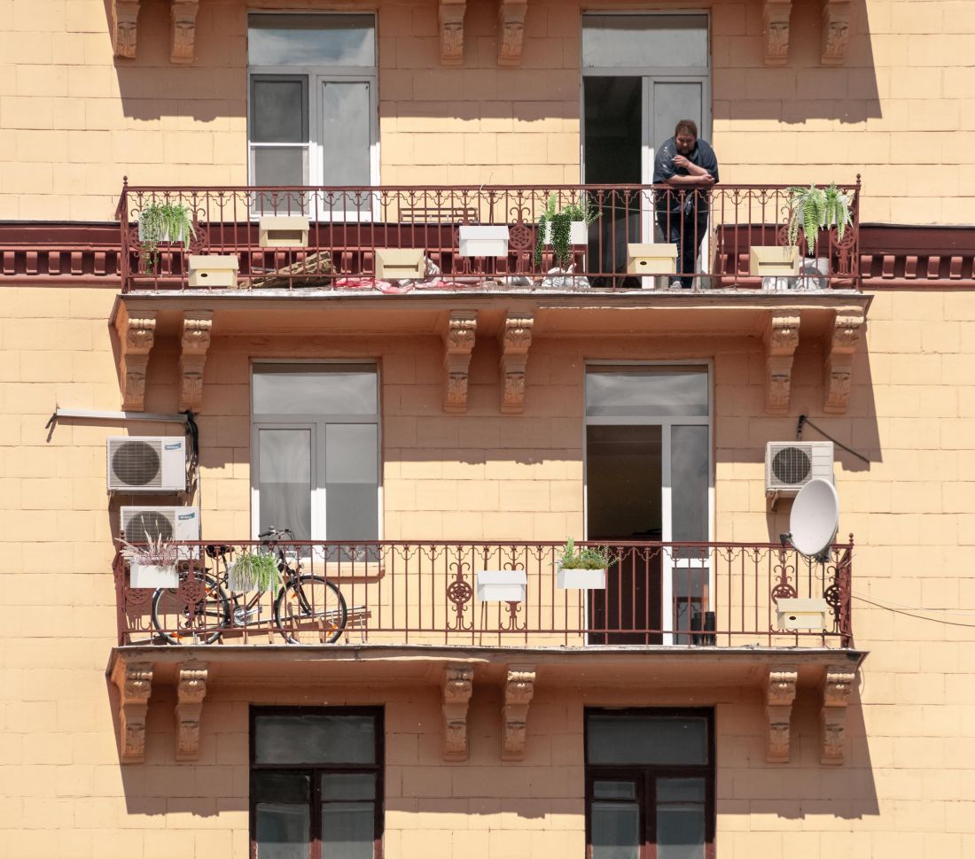Moduły zostały zaprojektowane na balustrady balkonowe w mieście