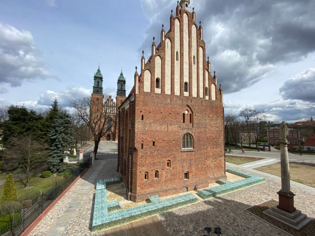Duch palatium Mieszka I i kapilicy Dobrawy, Poznań, proj. Pracownia Projektowa J.P. Woźny