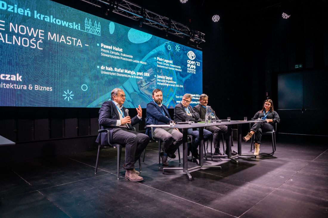 Od lewej: Janusz Sepioł, Paweł Hałat, Rafał Matyja, Piotr Legerski, Małgorzata Tomczak 