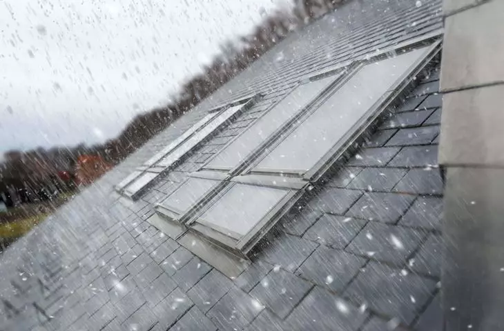 FAKRO roof windows - unlimited guarantee of tempered glass against breakage by hail