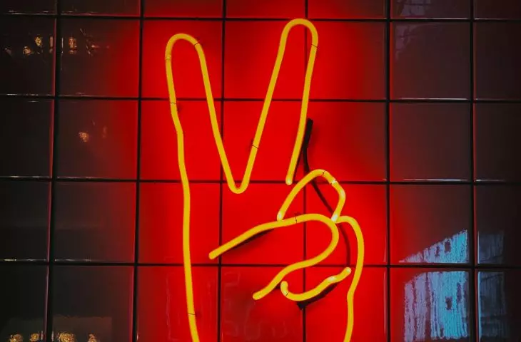 Retro inspiration - 4 questions about neon lighting
