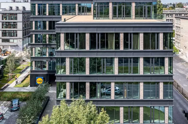 Energy-efficient and environmentally friendly aluminum systems