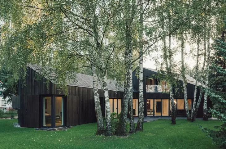 Wkomponować i nie niszczyć – dom TEŻ… między brzozami projektu TEŻ Architekci