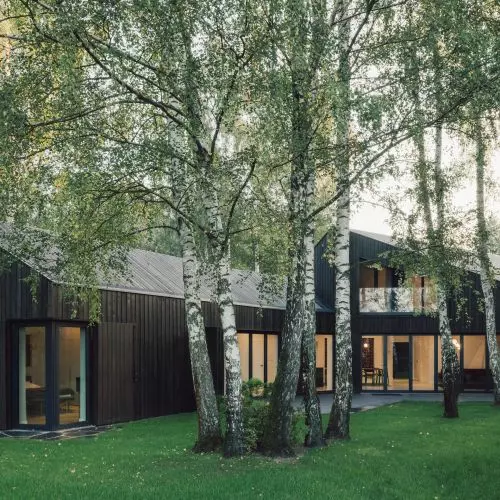 Wkomponować i nie niszczyć – dom TEŻ… między brzozami projektu TEŻ Architekci