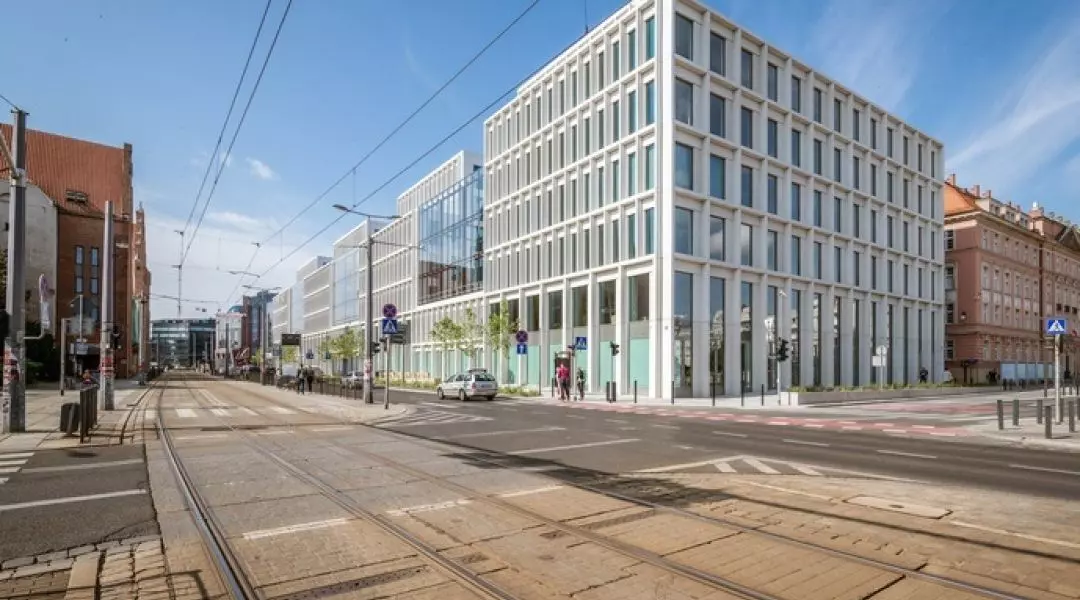 Budynek biurowo-usługowy Nowy Targ, pl. Nowy Targ 28, proj.: Maćków Pracownia Projektowa