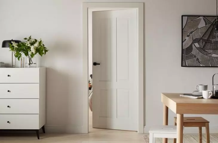 Interior doors in a starring role. Meet 3 ideas for interior design