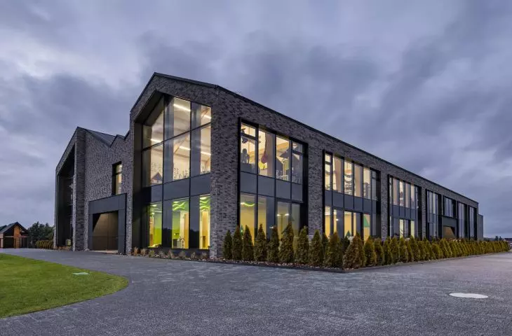 Żłobek w Łochowie – nowoczesne podejście architektów do projektowania światłem