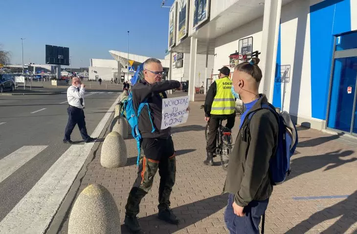 Mateusz Zmyślony's protest outside Krakow's Decathlon