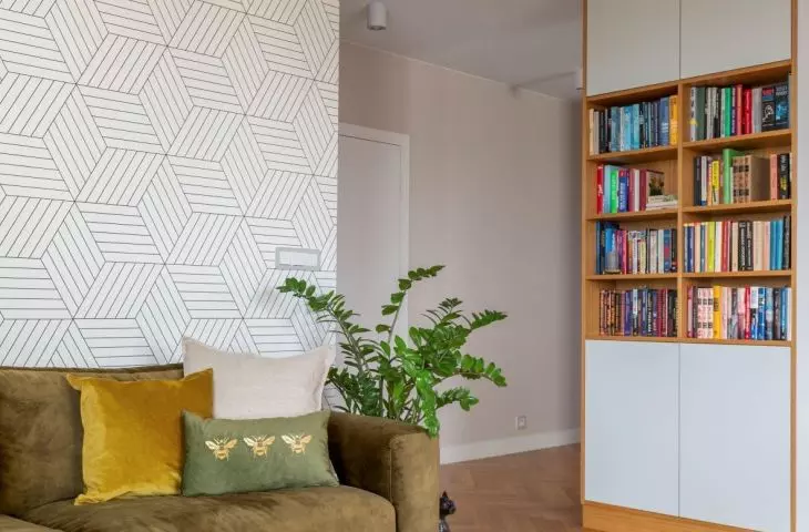 Exotic leaf and wooden herringbone - a colorful interior