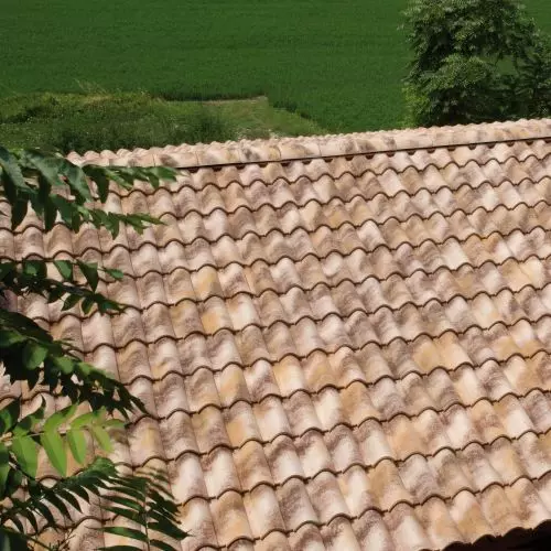 Dach rustykalny w stylu śródziemnomorskim – klasyka i nowoczesność