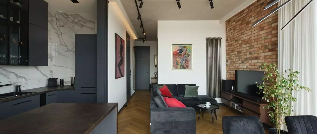 Industrialny soft loft z cegłą
