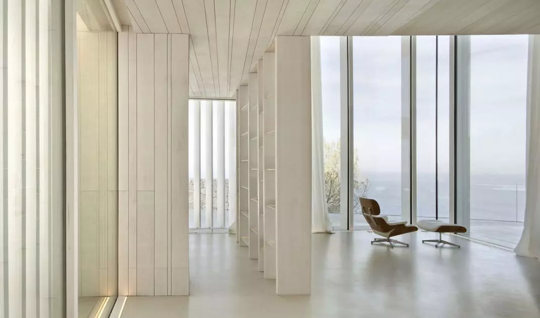 Floor made of microcement in a minimalist interior