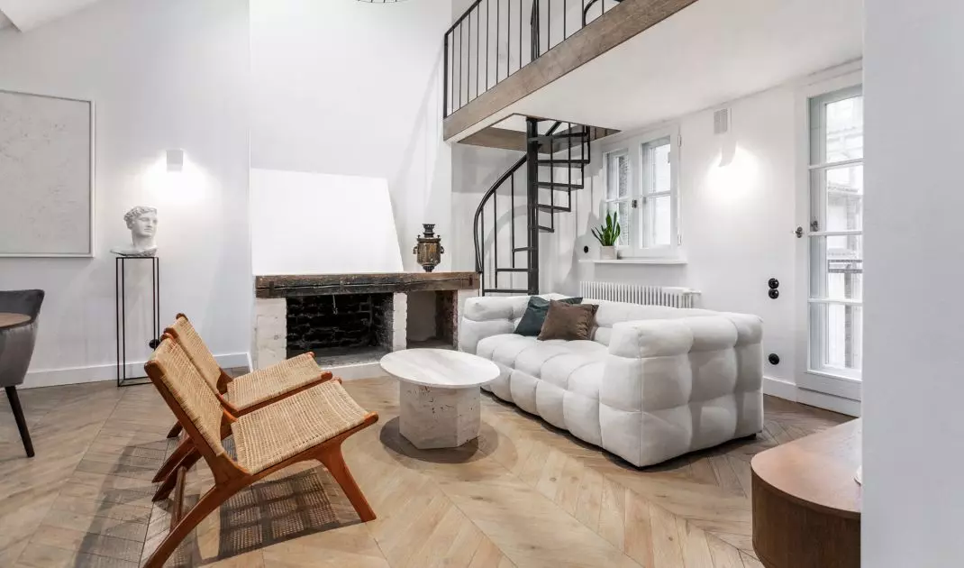 Salon z antresolą