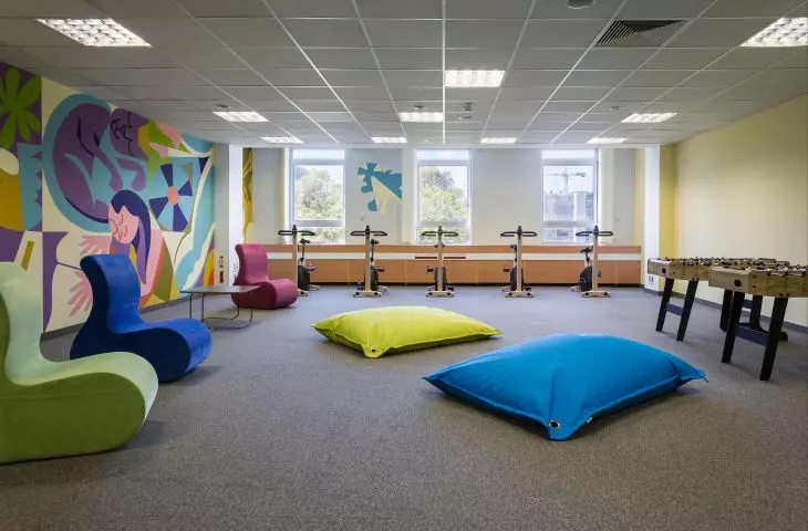 This is what a school for Ukrainian children in Warsaw looks like. XYstudio project