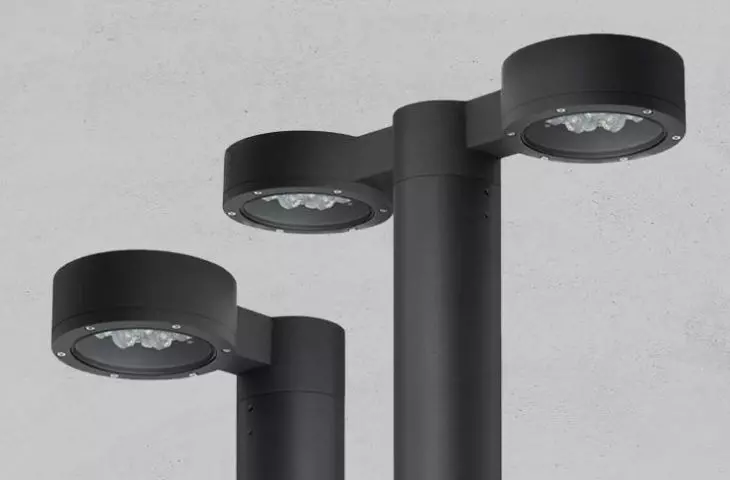 Outdoor lighting fixtures
