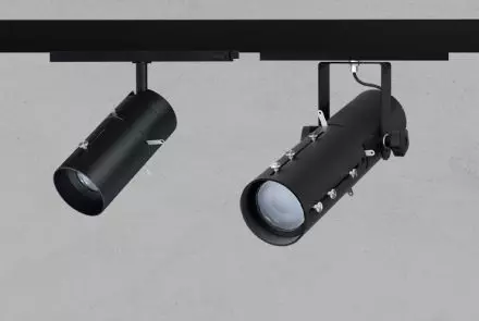 Projektory Liralighting