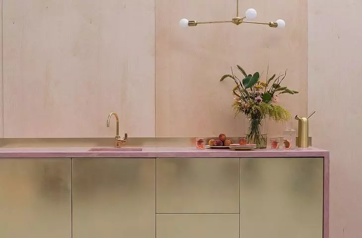 Golden glamour in your home