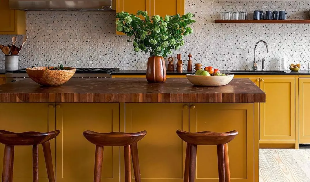 Low hockers at the kitchen island