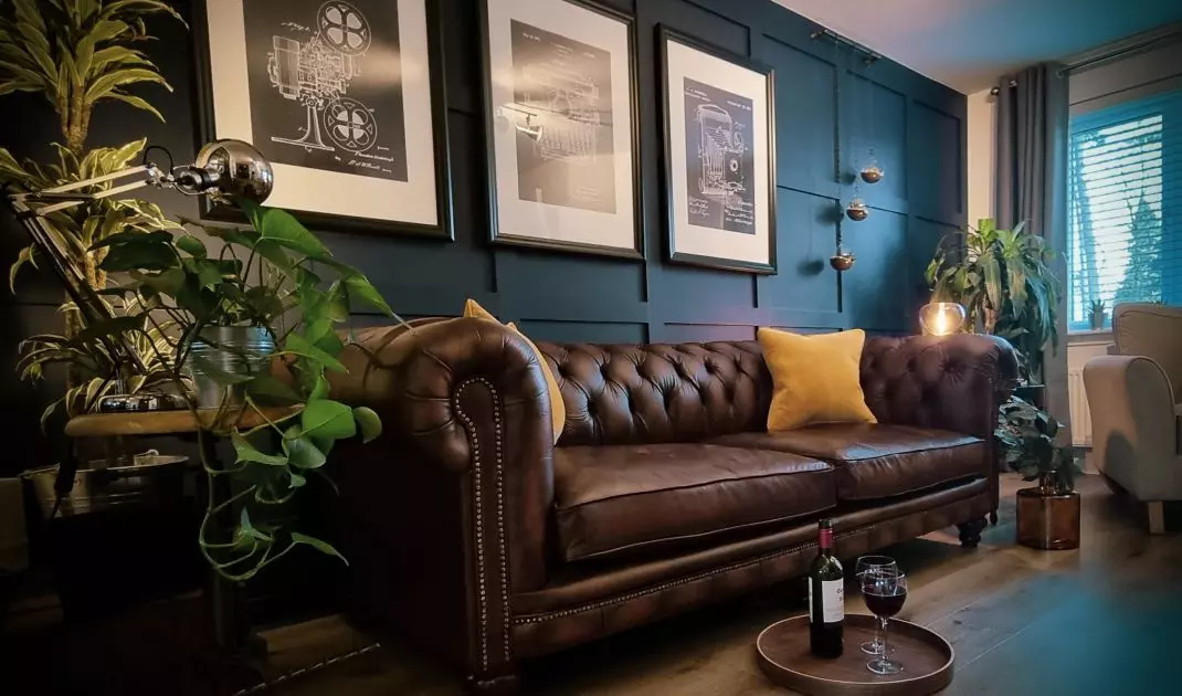 Brown sofa fits into virtually any interior design