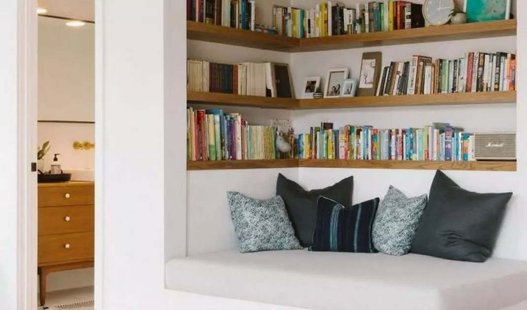 Library with seating area