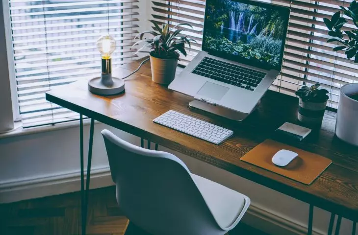 Home office - jak urządzić domowe biuro?