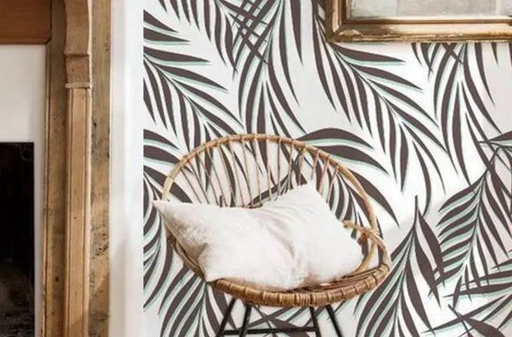 Patterned walls - what to combine them with?