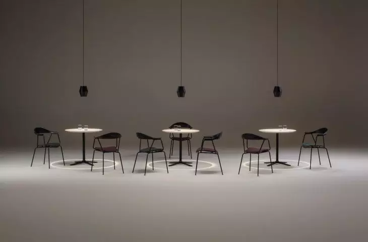 Minimalizm i geometria. Awangardowe lampy do wnętrz odważnych i wypełnionych kolorem