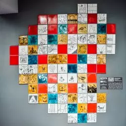 Ceramiczny mural społeczny