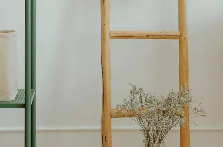 Drabinka pojedyncza – rustykalny dodatek wkomponowany w stylowe wnętrza