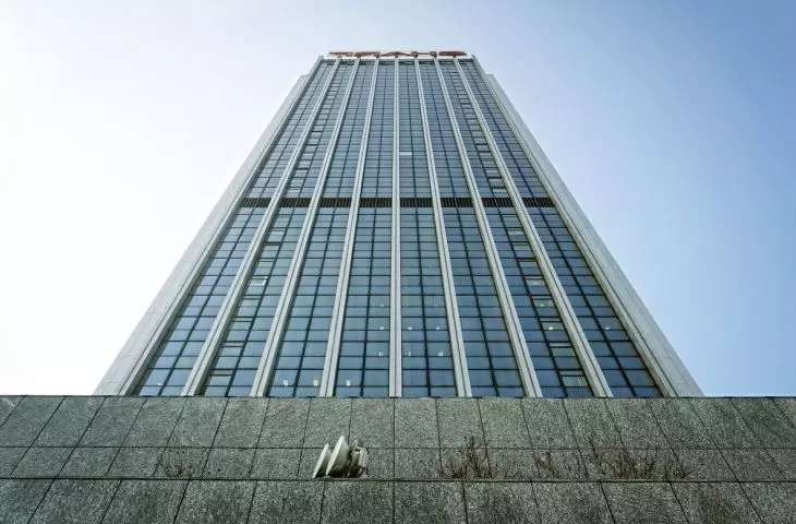 A historic skyscraper will grow - an icon of Warsaw modernism under threat?