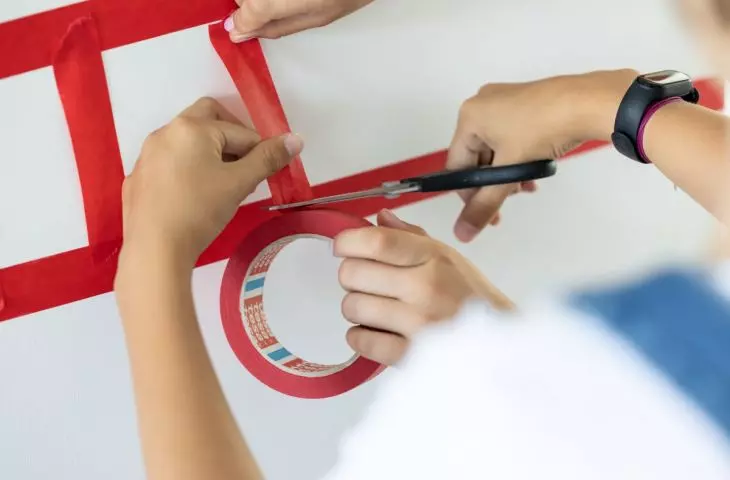 Contest with red tesa® tape Win attractive prizes!