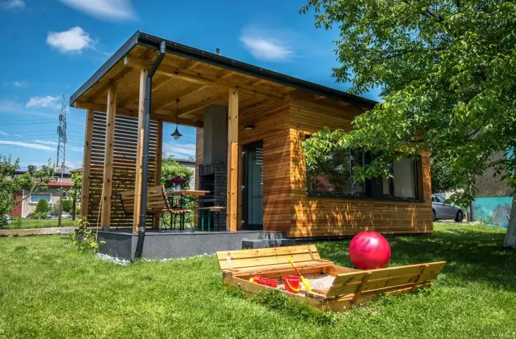 Multifunctional garden pavilion