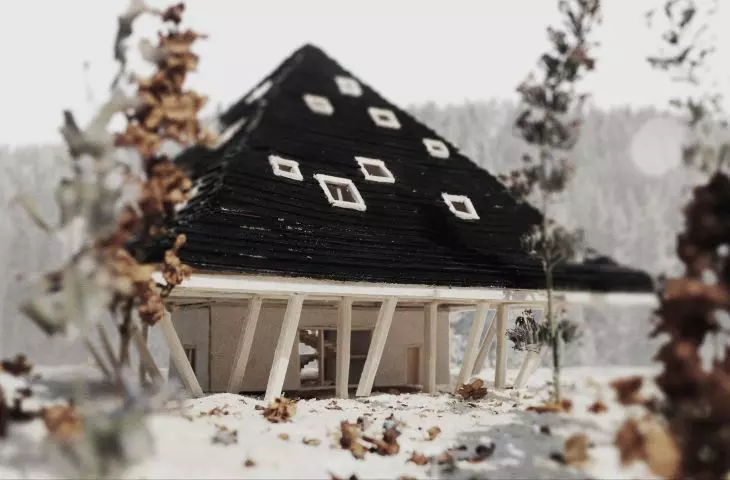 The roof as an archetype of shelter. Student design of a mountain shelter on Luban