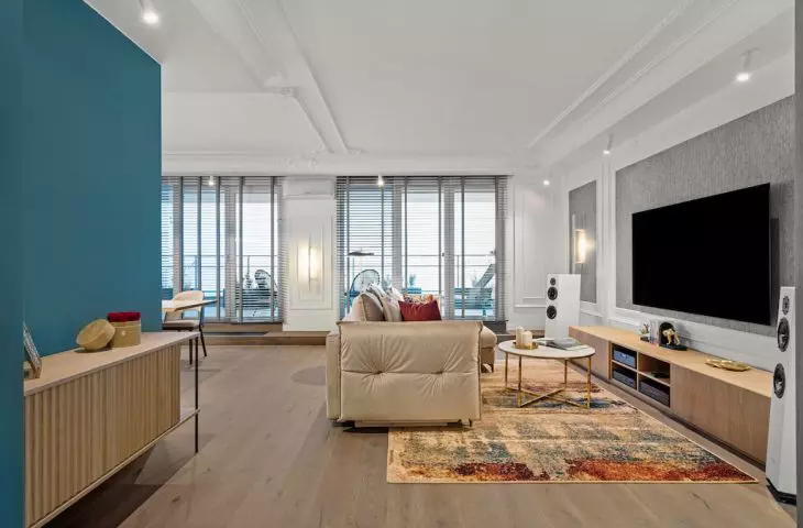 Intense turquoise interior