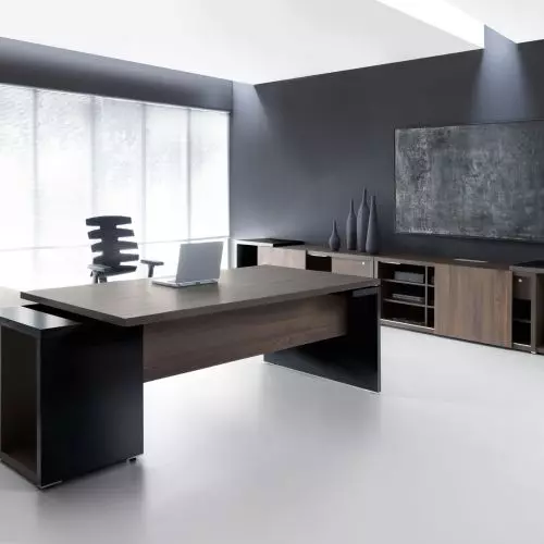 Mito Fenix desk with height adjustment