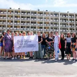 studenci i studentki podyplomowych studiów podczas zjazdu w Warszawie