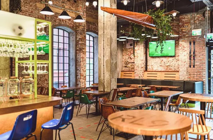 Sports bar, fan zone and restaurant in one! Robert Lewandowski's Nine's in the Warsaw Breweries