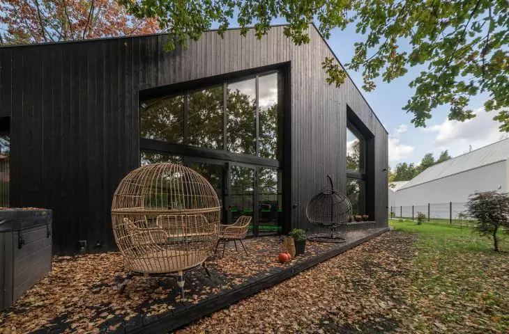 Black villa near Warsaw designed by Bjerg Architektur