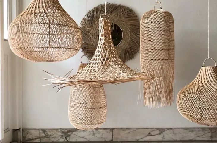 Boho styl w projektach inwestycyjnych. Indonezyjsko-belgijskie lampy Bazar Bizar