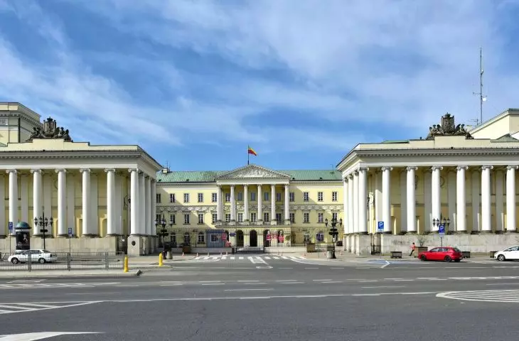 Centralizacja czy decentralizacja? Lokalizowanie urzędów miejskich