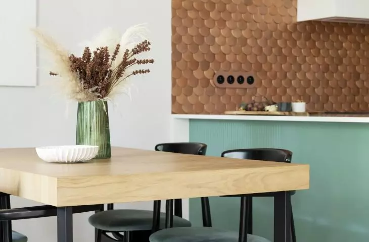 Shell on the wall? Why not! We look into the home of a creative duo