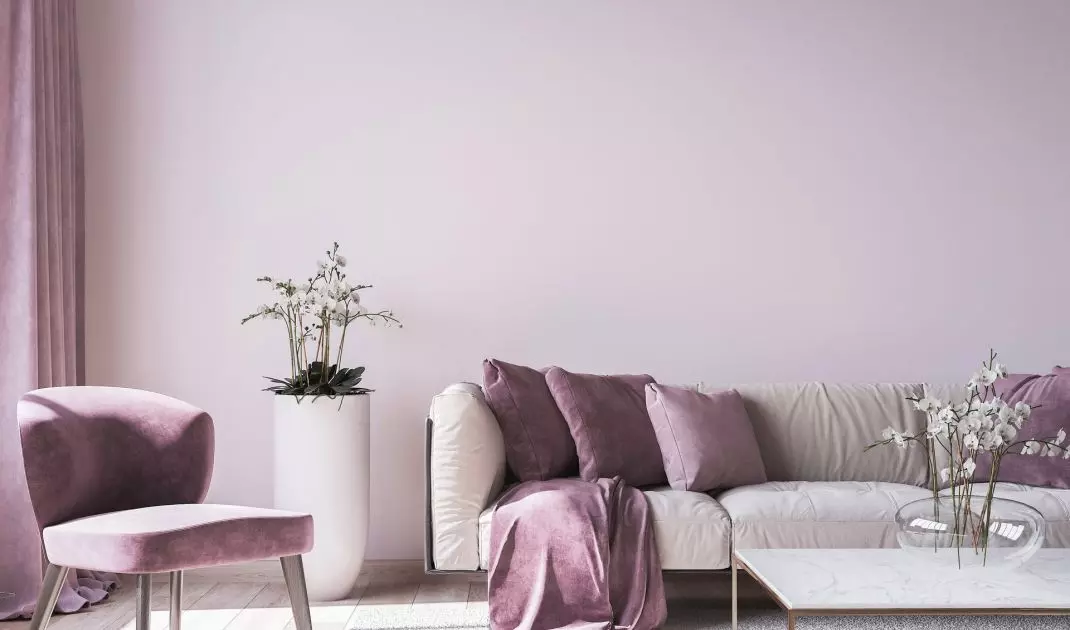 Interior in shades of purple