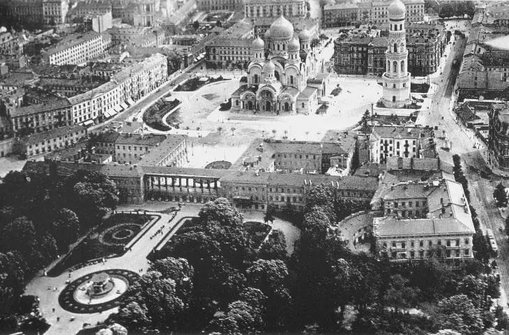 Pałac Saski z lotu ptaka; fotografia wykonana około 1919 roku